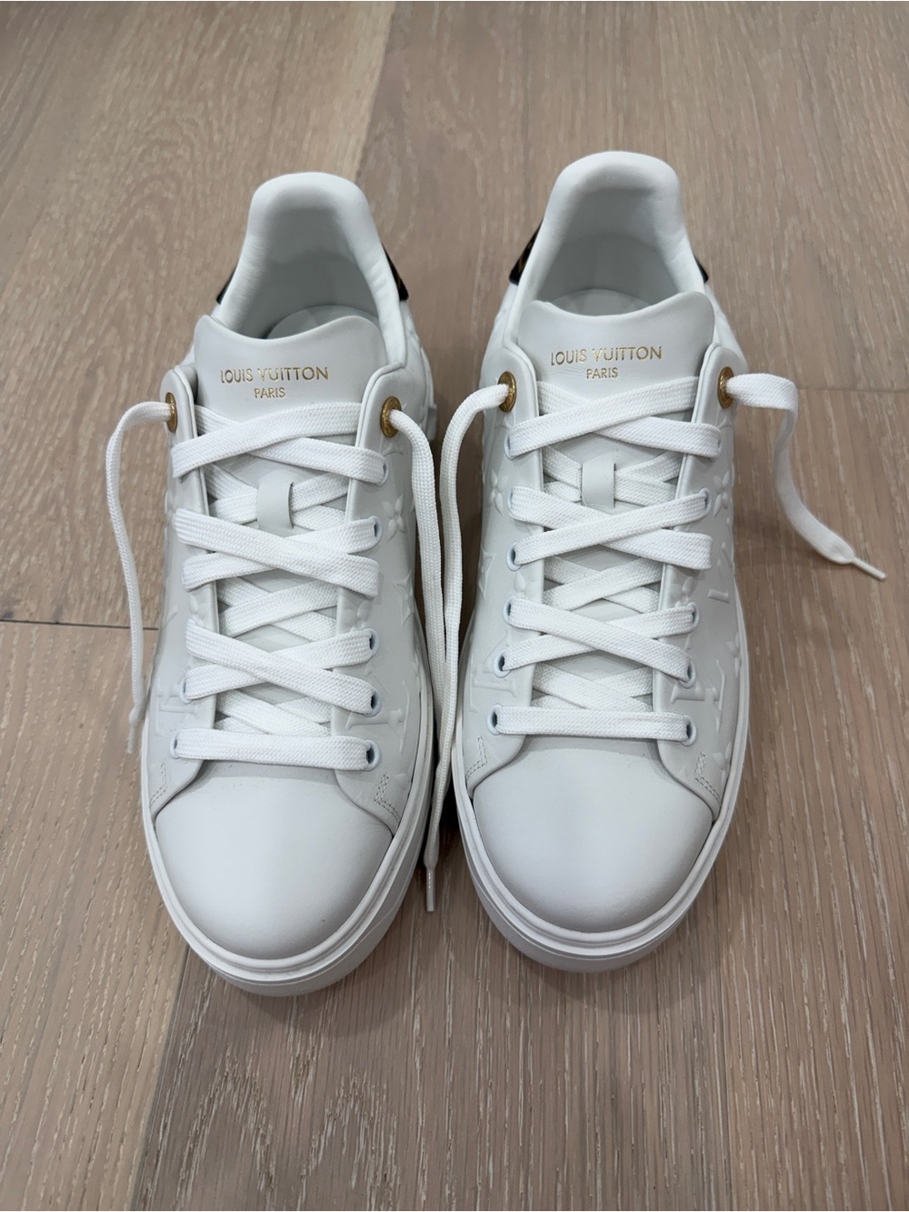 Louis Vuitton White Leather Monogram Heel Low-Top Sneakers - Picture 3 of 4